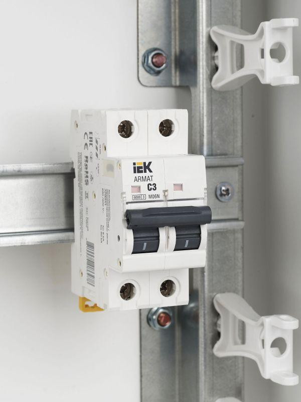 Выключатель автоматический модульный 2п C 3А M06N ARMAT IEK AR-M06N-2-C003