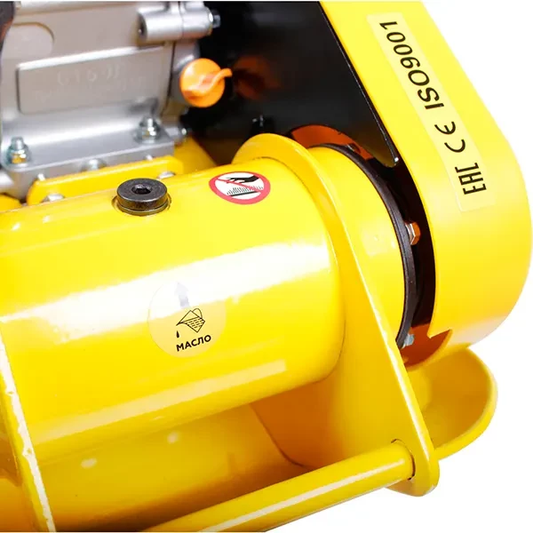 Виброплита бензиновая PC6337F CHAMPION