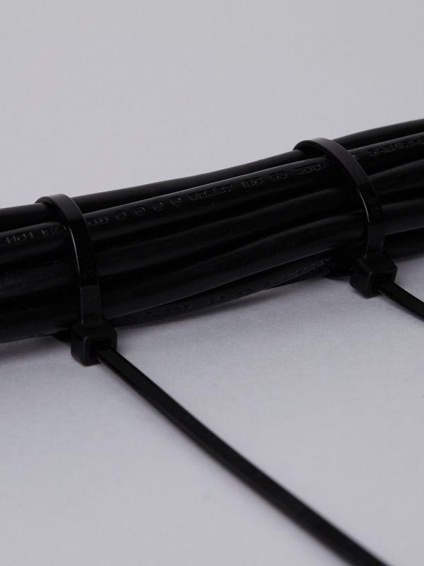Хомут кабельный 4.8х300 нейл. черн. (уп.100шт) IEK UHH32-D048-300-100