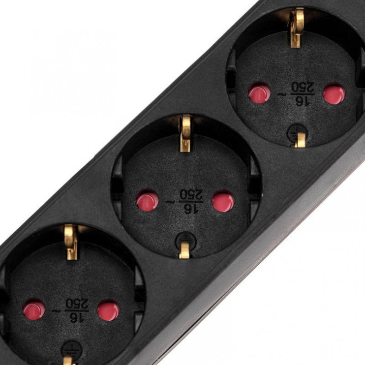 Удлинитель 3х5м с заземл. STANDARD 3х1кв.мм с выкл. черн. Rexant 13-4020