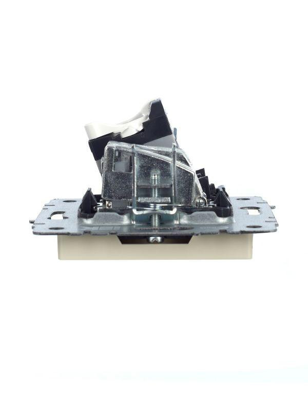 Розетка компьютерная + телевизионная 2-м Brite РТВ/РК12-БрКр RJ45 кат.5E + TV механизм беж. IEK BR-AK20-1-K10