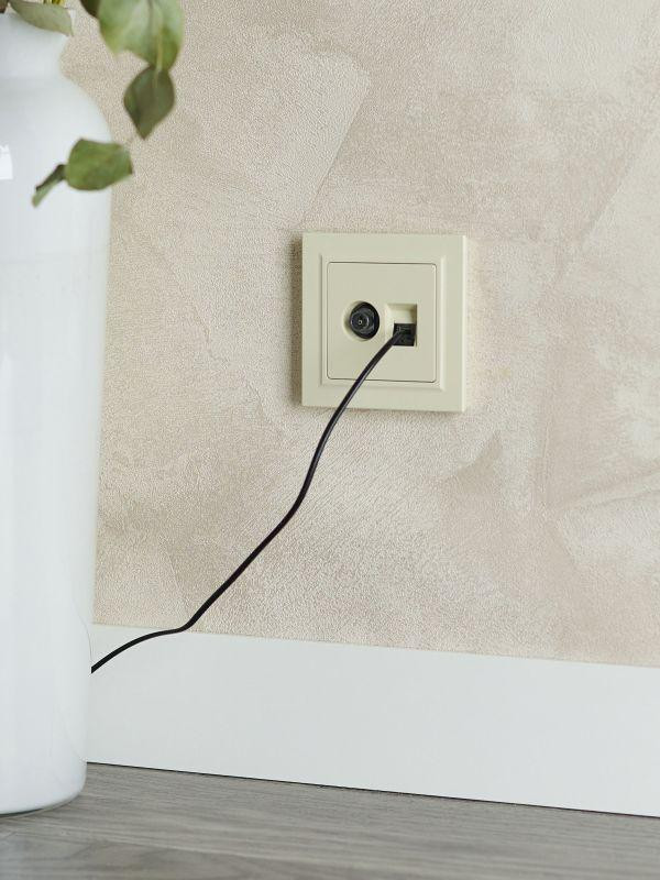 Розетка компьютерная + телевизионная 2-м Brite РТВ/РК12-БрКр RJ45 кат.5E + TV механизм беж. IEK BR-AK20-1-K10