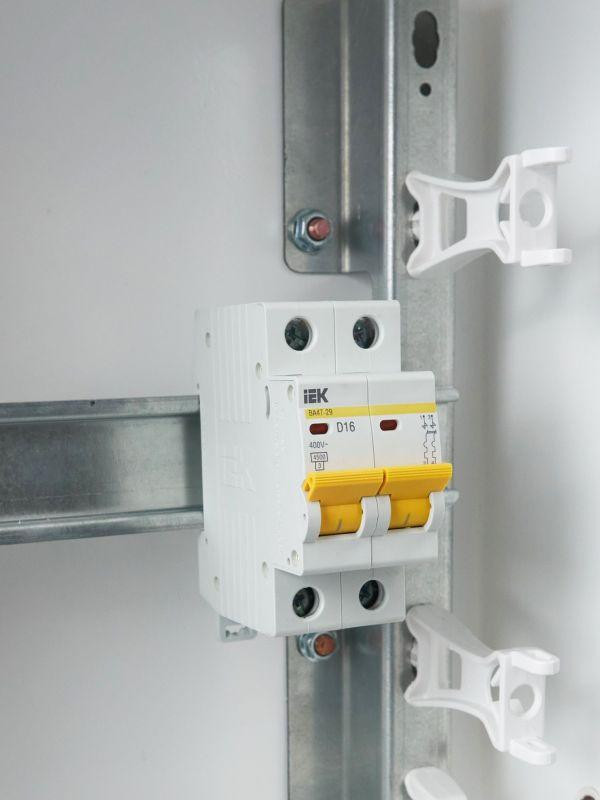 Выключатель автоматический модульный 2п D 16А 4.5кА ВА47-29 KARAT IEK MVA20-2-016-D
