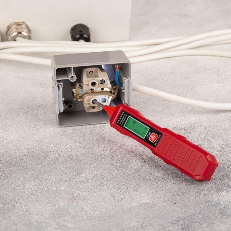 Индикатор напряжения цифровой R-30 Rexant 12-2050