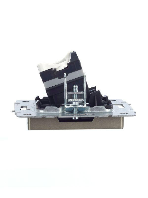 Розетка компьютерная СП RJ45 кат.5E BRITE РК10-БрШ механизм шампань IEK BR-K10-1-K37