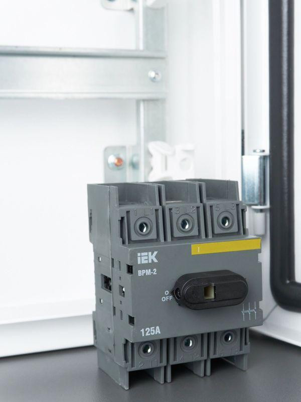 Выключатель-разъединитель модульный 3п 125А ВРМ-2 KARAT IEK MVR20-3-125