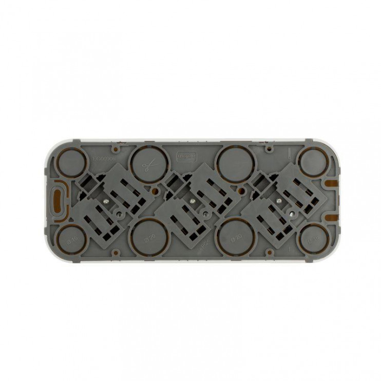 Розетка 3-м ОП Quteo 16А IP20 250В 3х2P+E с заземл. защ. шторки бел. Leg 782238