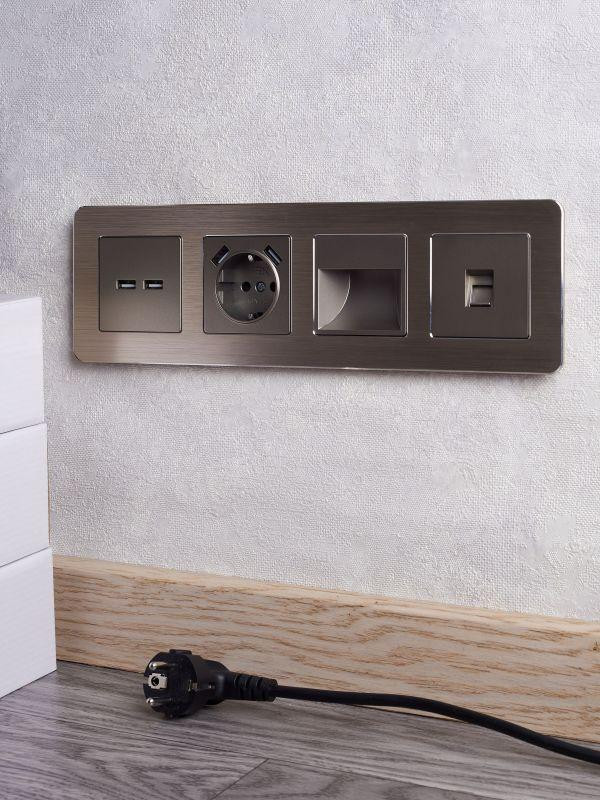 Подсветка светодиодная BRITE встраив. ПЛ20-БрШ механизм шампань IEK BR-FL20-K37