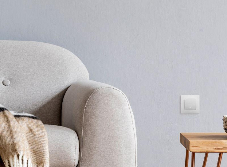 Выключатель 1-кл. СП Etika 10А IP20 250В 10AX безвинтов. зажимы механизм бел. Leg 672201