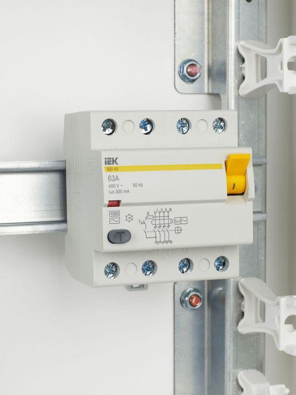 Выключатель дифференциального тока (УЗО) 4п 63А 300мА тип AC ВД1-63 KARAT IEK MDV10-4-063-300