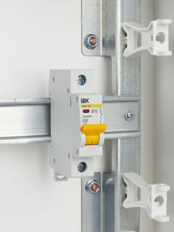 Выключатель автоматический модульный 1п B 10А 4.5кА ВА47-29 KARAT IEK MVA20-1-010-B