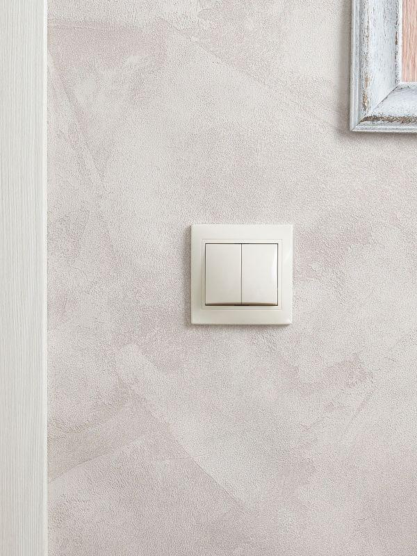 Выключатель 2-кл. СП Кварта 10А IP20 ВС10-2-0-ККм крем. IEK EVK20-K33-10-DM